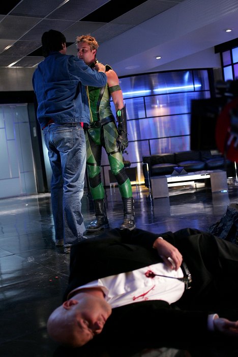 Justin Hartley, Michael Rosenbaum - Smallville - Rage - Photos