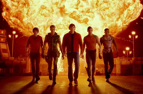 Kyle Gallner, Justin Hartley, Tom Welling, Alan Ritchson, Lee Thompson Young - Smallville - Les Cinq Fantastiques - Film