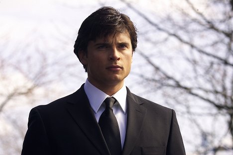 Tom Welling - Smallville - Descent - Photos