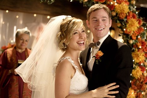 Allison Mack, Aaron Ashmore - Smallville - Bride - Photos