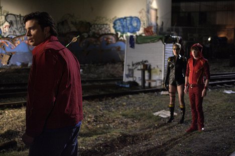 Tom Welling, Alaina Huffman, Kyle Gallner - Smallville - Doomsday - Filmfotók
