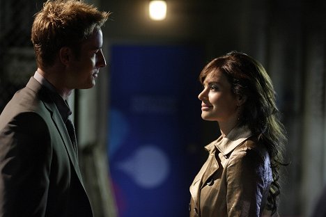 Justin Hartley, Erica Durance - Tajemnice Smallville - Crossfire - Z filmu