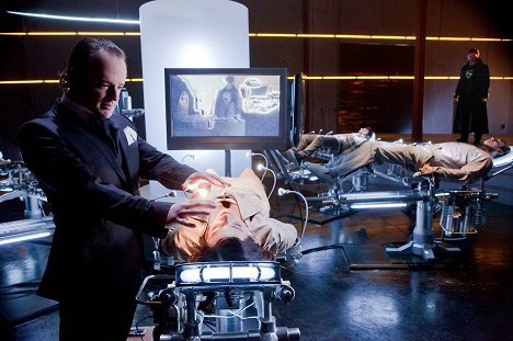 Gil Bellows, Erica Durance - Smallville - L'Alliance - Film