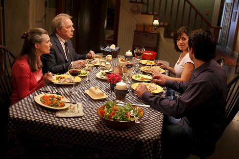 Annette O'Toole, Michael McKean, Erica Durance, Tom Welling - Smallville - Hostage - Photos
