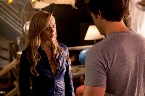 Laura Vandervoort, Tom Welling - Tajemnice Smallville - Supergirl - Z filmu