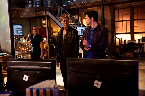 Cassidy Freeman, Justin Hartley, Tom Welling - Smallville - Nadvláda - Z filmu