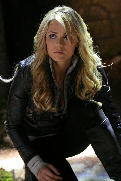 Laura Vandervoort - Smallville - Prophezeiung - Filmfotos