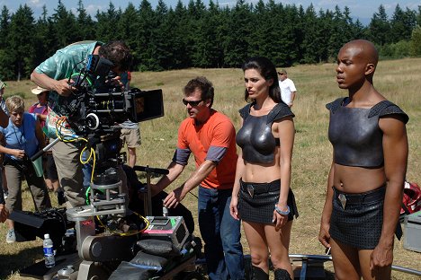 Alana De La Garza, Leonard Roberts - Smallville - Arrival - Making of