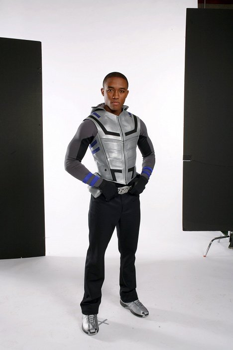 Lee Thompson Young - Smallville - Justice - Z nakrúcania