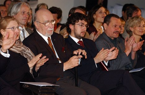 Otomar Krejča st., Miroslav Krobot - Krejča za branou - Z filmu