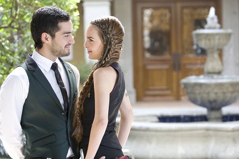 Alfonso Herrera, Belinda - Camaleones - Werbefoto