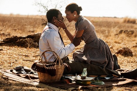 Idris Elba, Naomie Harris - Mandela: Dlouhá cesta ke svobodě - Z filmu