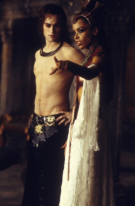 Stuart Townsend, Aaliyah - Queen of the Damned - Photos