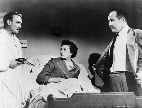 Betty Buehler, Broderick Crawford - The Mob - Photos
