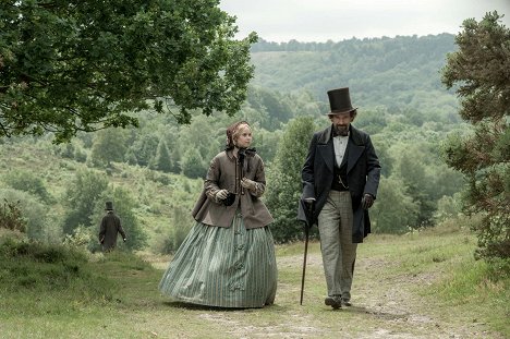 Felicity Jones, Ralph Fiennes - The Invisible Woman - Filmfotos
