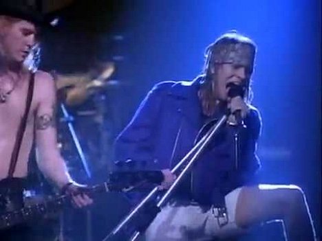 Duff McKagan, Axl Rose - Guns N' Roses - You Could Be Mine - Van film