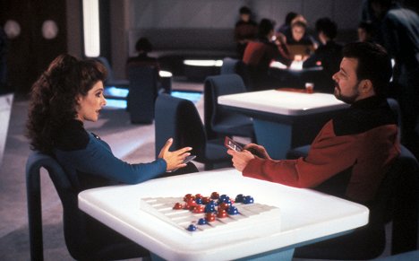 Marina Sirtis, Jonathan Frakes - Star Trek: Nová generace - V podpalubí - Z filmu