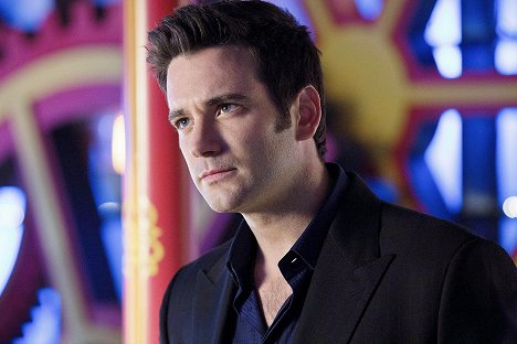 Colin Donnell - Arrow - The Huntress Returns - Photos