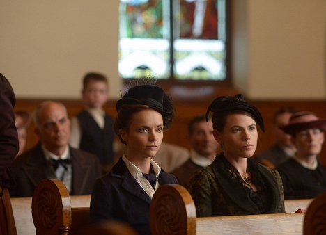 Christina Ricci, Clea DuVall - Prípad Lizzie Bordenovej - Z filmu