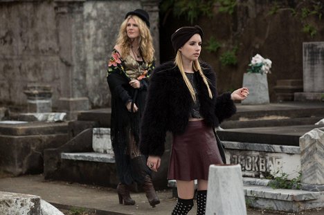 Lily Rabe, Emma Roberts - American Horror Story - The Magical Delights of Stevie Nicks - Photos