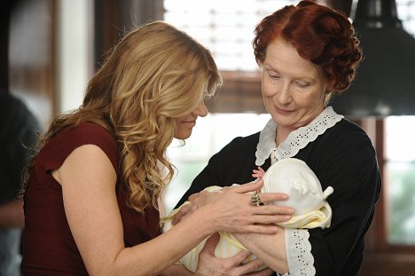 Connie Britton, Frances Conroy - American Horror Story - Afterbirth - Photos