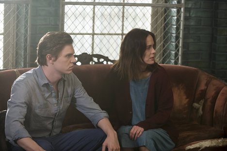 Evan Peters, Sarah Paulson - American Horror Story - Asylum - Filmfotos