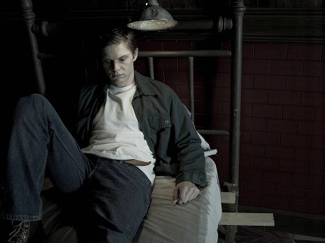 Evan Peters - American Horror Story - Asylum - Filmfotos