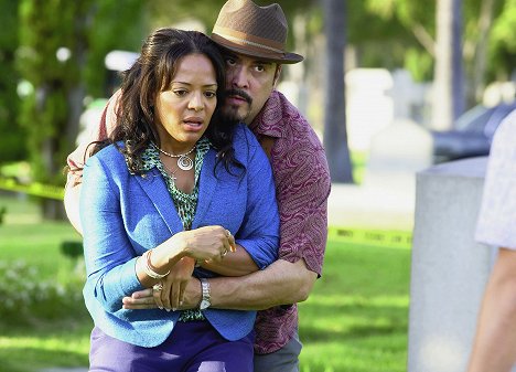 Luna Lauren Velez, David Zayas - Dexter - A propos d'hier soir - Film