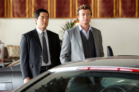 Tim Kang, Simon Baker - Mentalist - Ligne rouge / L'employé du mois - Film