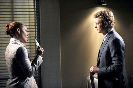 Aunjanue Ellis-Taylor, Simon Baker - The Mentalist - The Red Box - Photos