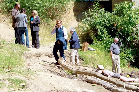 Simon Baker - The Mentalist - The Blood on His Hands - Photos