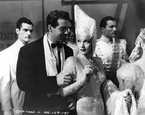 Fred MacMurray, Marlene Dietrich - The Lady Is Willing - Filmfotók