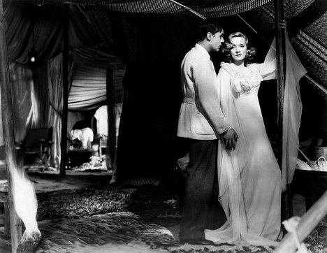 Charles Boyer, Marlene Dietrich - Der Garten Allahs - Filmfotos