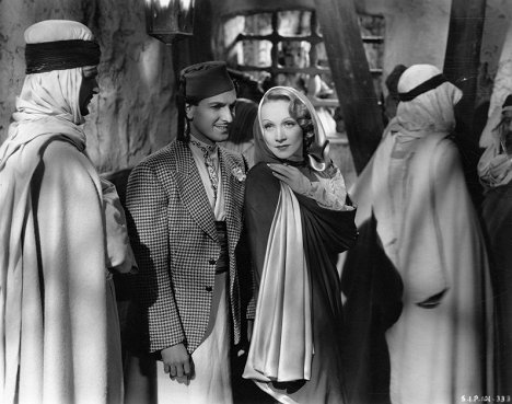 Joseph Schildkraut, Marlene Dietrich - Zahrada Allahova - Z filmu