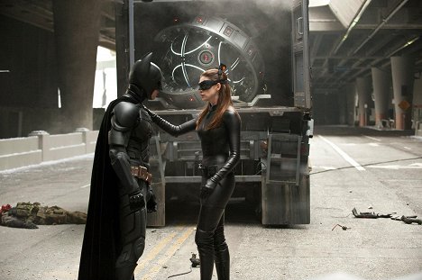 Christian Bale, Anne Hathaway - The Dark Knight Rises - Van film