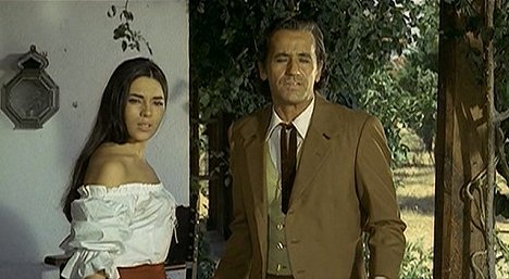 Pilar Velázquez, Alberto de Mendoza - Les Pistoleros de l'Ave Maria - Film