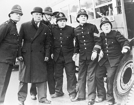 Graham Moffatt, Will Hay, Moore Marriott - Ask a Policeman - Photos