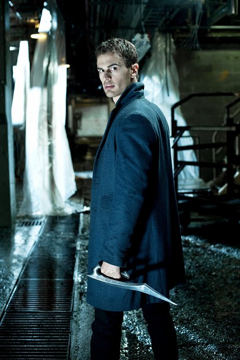 Theo James - Underworld: Prebudenie - Z filmu