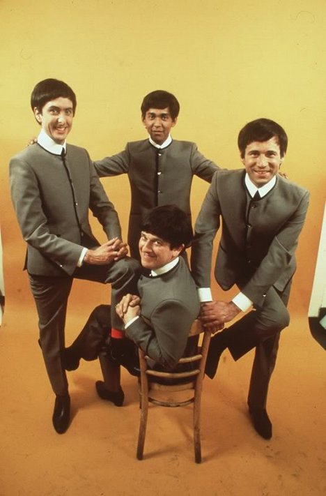 Eric Idle, John Halsey, Ricky Fataar, Neil Innes - The Rutles in All You Need Is Cash - Promo