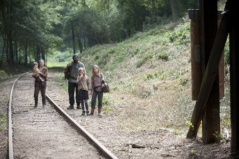 Melissa McBride, Chad L. Coleman, Kyla Kenedy, Brighton Sharbino - The Walking Dead - Détenus - Film