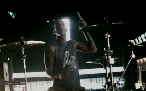 Travis Barker - Blink 182: After Midnight - Do filme