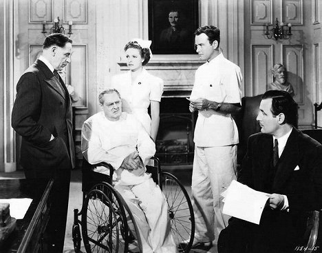 Lionel Barrymore, Laraine Day, Lew Ayres, Tom Conway - The People vs. Dr. Kildare - Photos