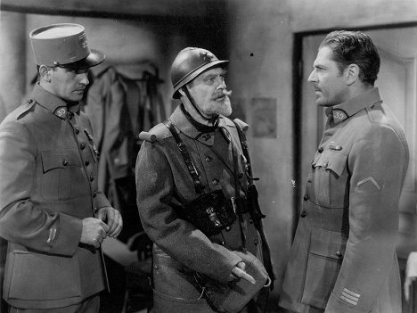 Fredric March, Lionel Barrymore, Warner Baxter - The Road to Glory - Photos