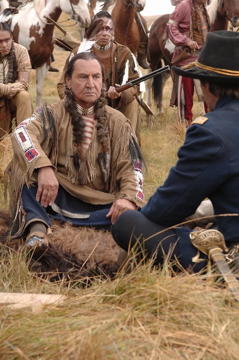 August Schellenberg - Bury My Heart at Wounded Knee - Filmfotos