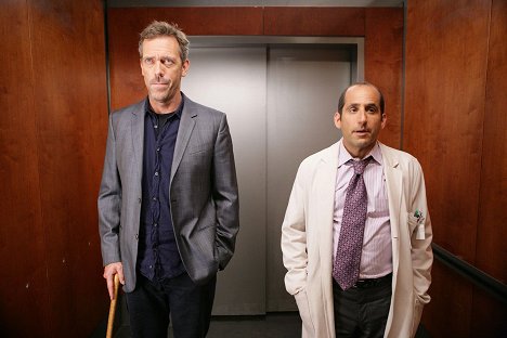 Hugh Laurie, Peter Jacobson - Doktor House - Miért nem esznek kalácsot? - Filmfotók