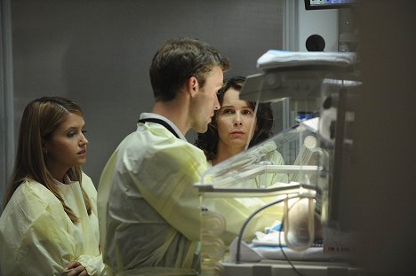 Gabrielle Christian, Jesse Spencer, Jennifer Grey - Dr. House - Neplánované rodičovstvo - Z filmu