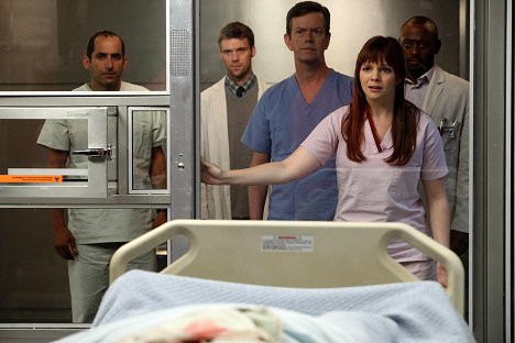 Peter Jacobson, Jesse Spencer, Dylan Baker, Amber Tamblyn, Omar Epps - House M.D. - A Pox on Our House - Photos