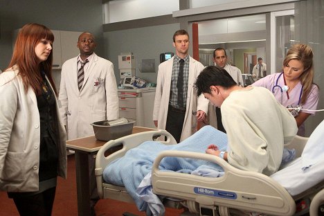 Amber Tamblyn, Omar Epps, Jesse Spencer, Peter Jacobson - House M.D. - Two Stories - Photos