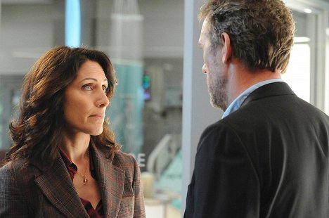 Lisa Edelstein, Hugh Laurie - House M.D. - Out of the Chute - Photos