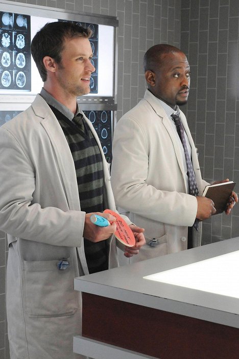 Jesse Spencer, Omar Epps - House M.D. - Fall from Grace - Photos
